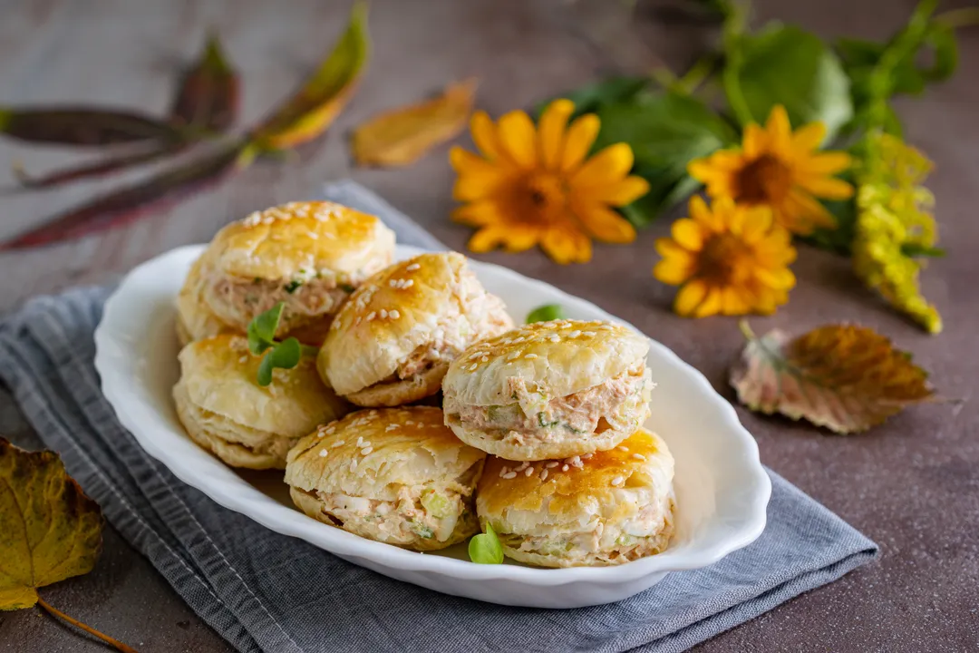 Puff pastry appetizer with canned tuna, cucumber, and cream cheese - MealWings