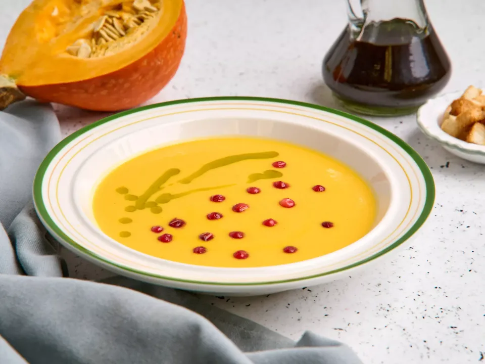 Pumpkin cream soup with turkey - MealWings