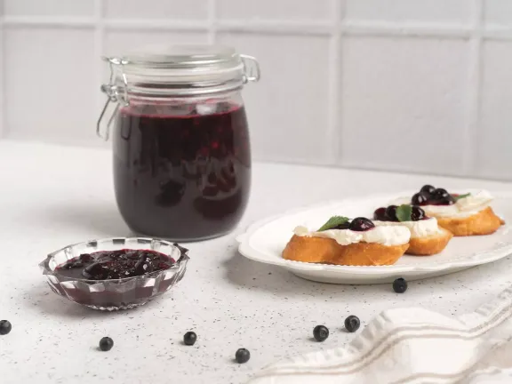 Чорничний джем із чорною смородиною