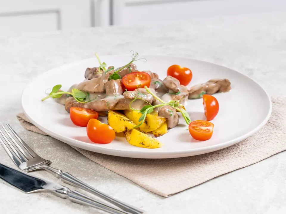 Tender pan-fried beef liver with gravy - MealWings