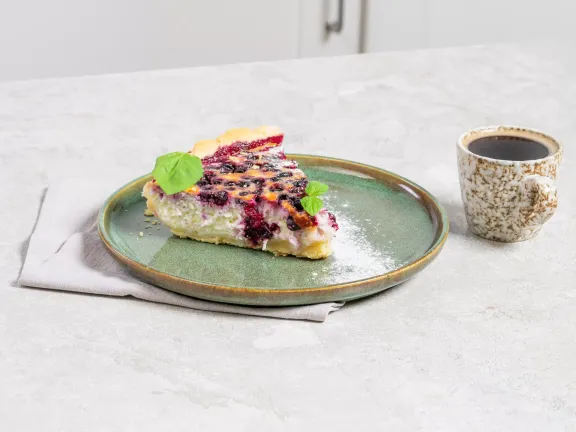 Currant and Cottage Cheese Pie