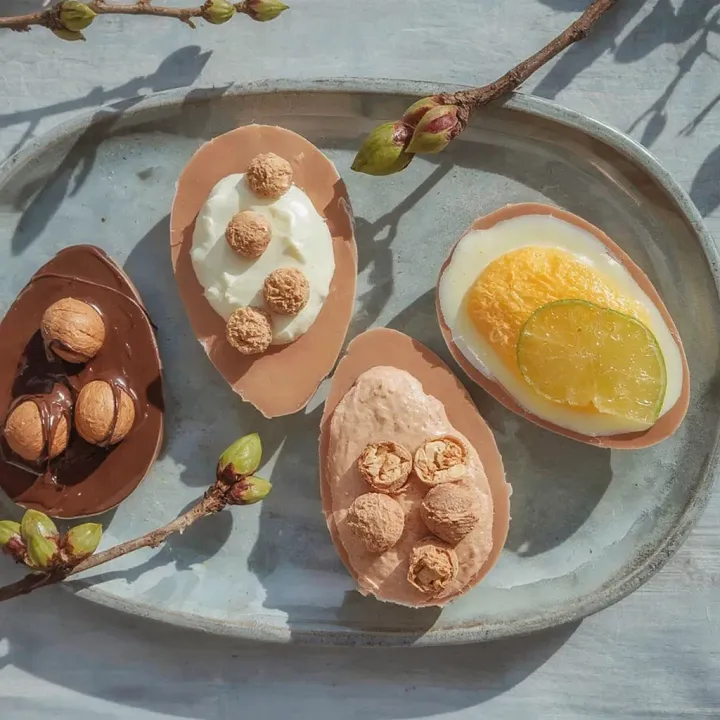 Chocolate eggs with fillings - MealWings