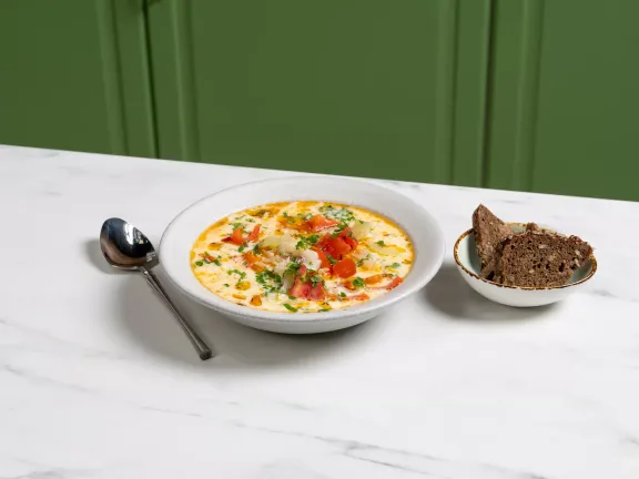 Рибний суп з овочами та вершками