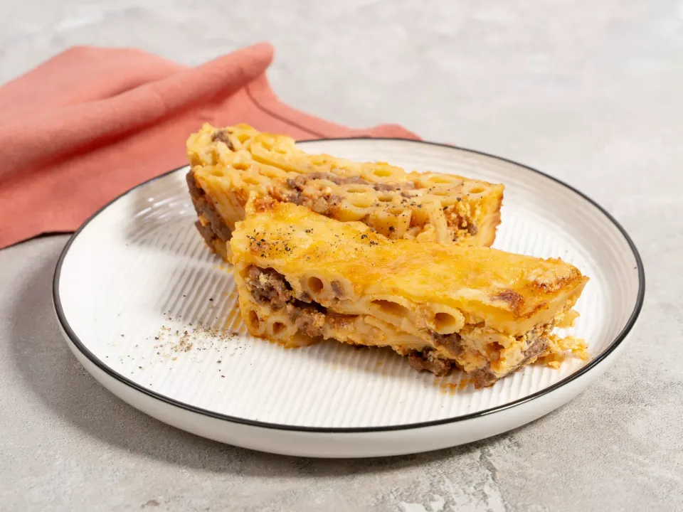 オーブンで焼いたパスタ