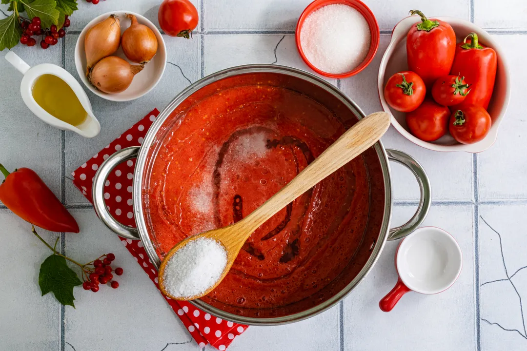 Adjon hozzá durva szemű kősót.