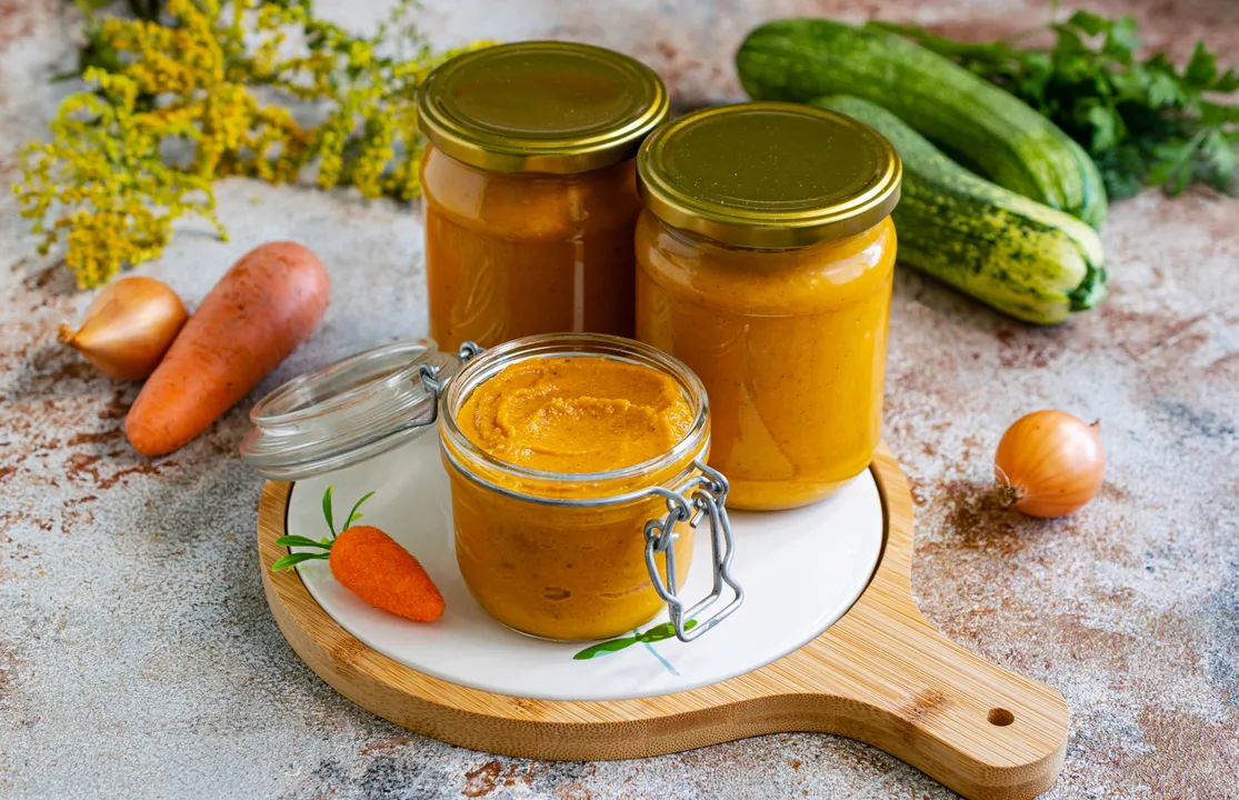 Укутайте банки з ікрою теплим пледом і залиште на 1-2 дні до повного остигання.